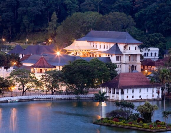 Exploring the Enchanting Beauty of Kandy: A Must-Visit Sri Lankan Tourist Attraction