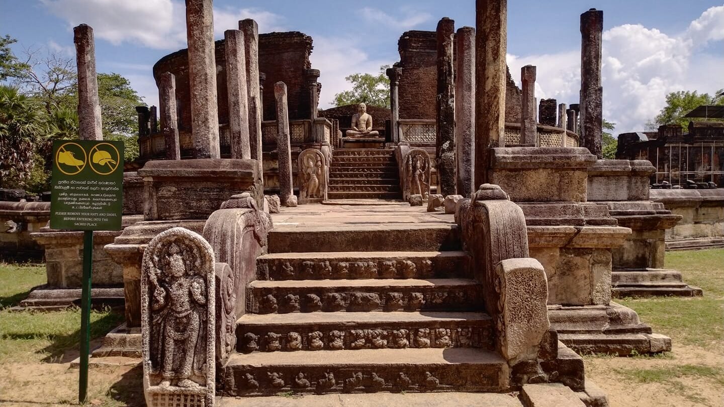 Polonnaruwa Ancient Ruin City Tour | Lush Sri Lankan Holidays