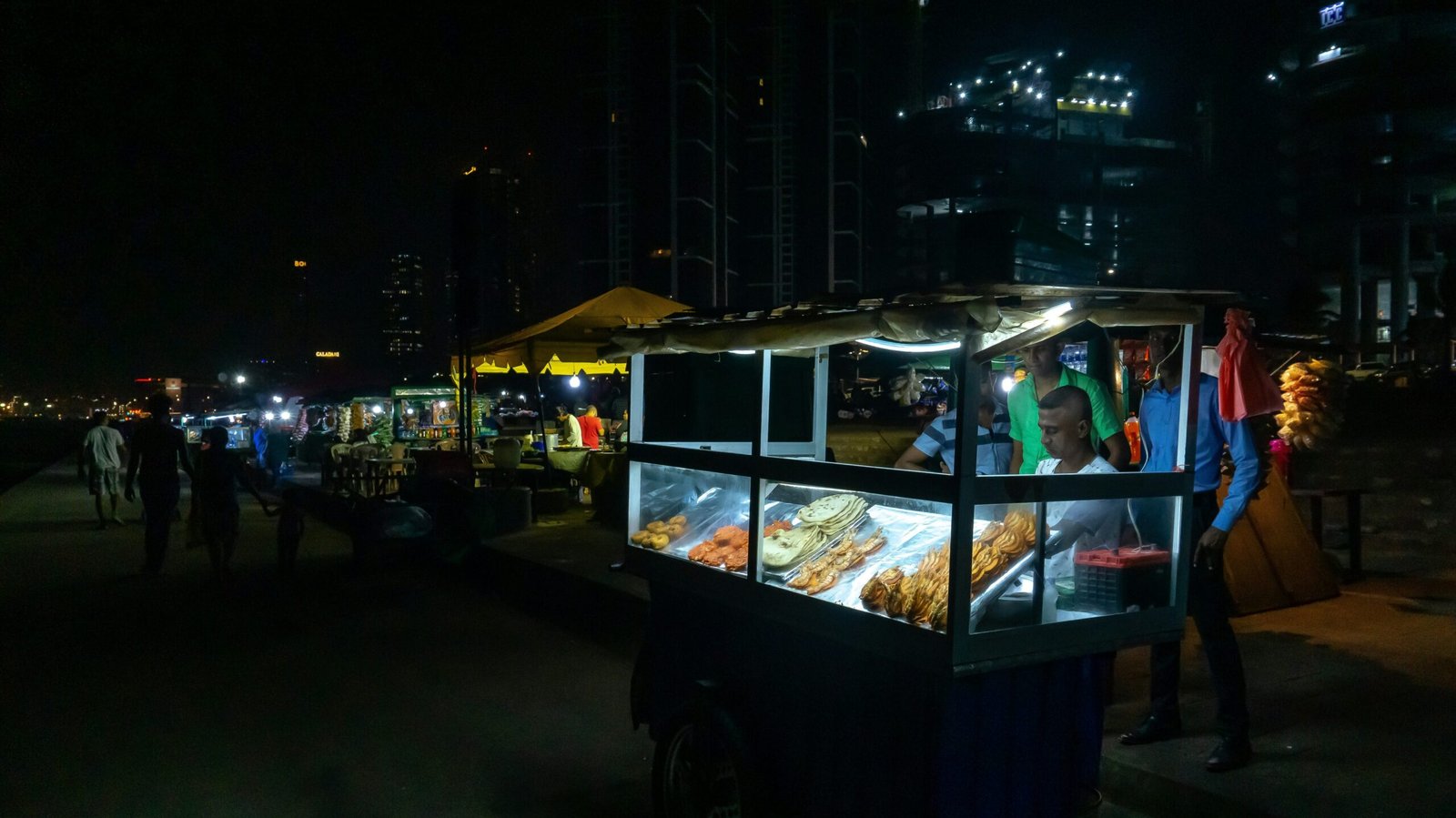 Shopping and Street Food Tour  | Colombo